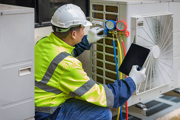 Professional Hvac technician working in Nortonville, KS